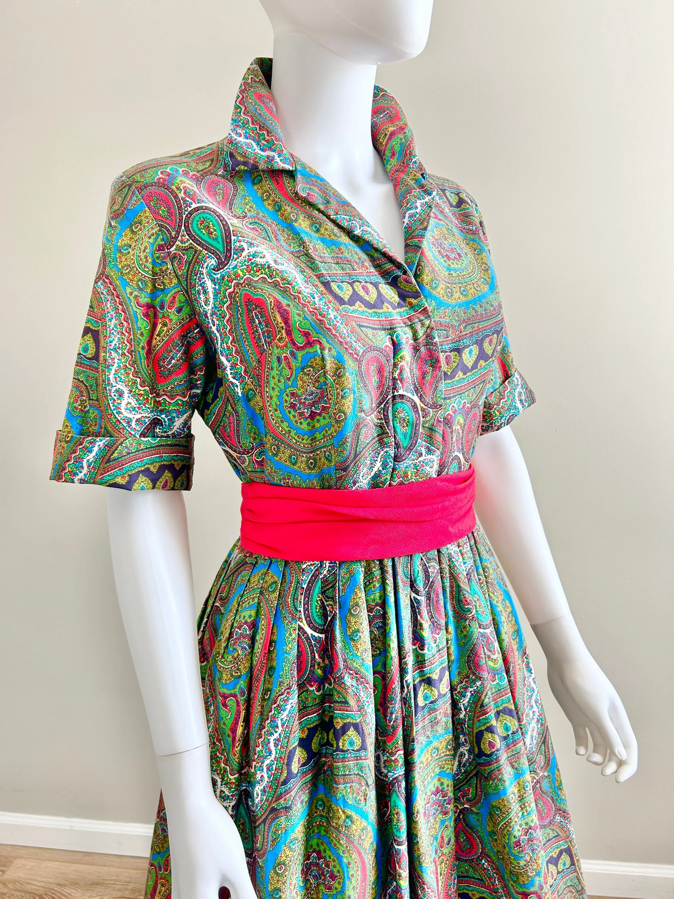 Vintage 1950s Paisley Cotton Shirt Dress / 50s Fit and Flare Dress / Size S M