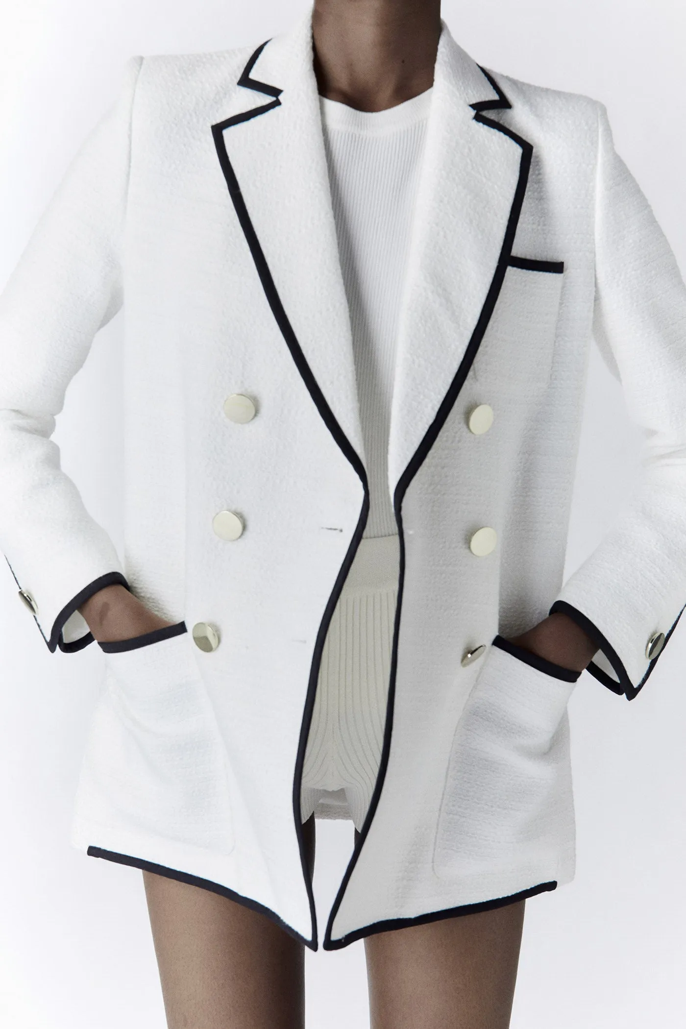 Contrast piping blazer