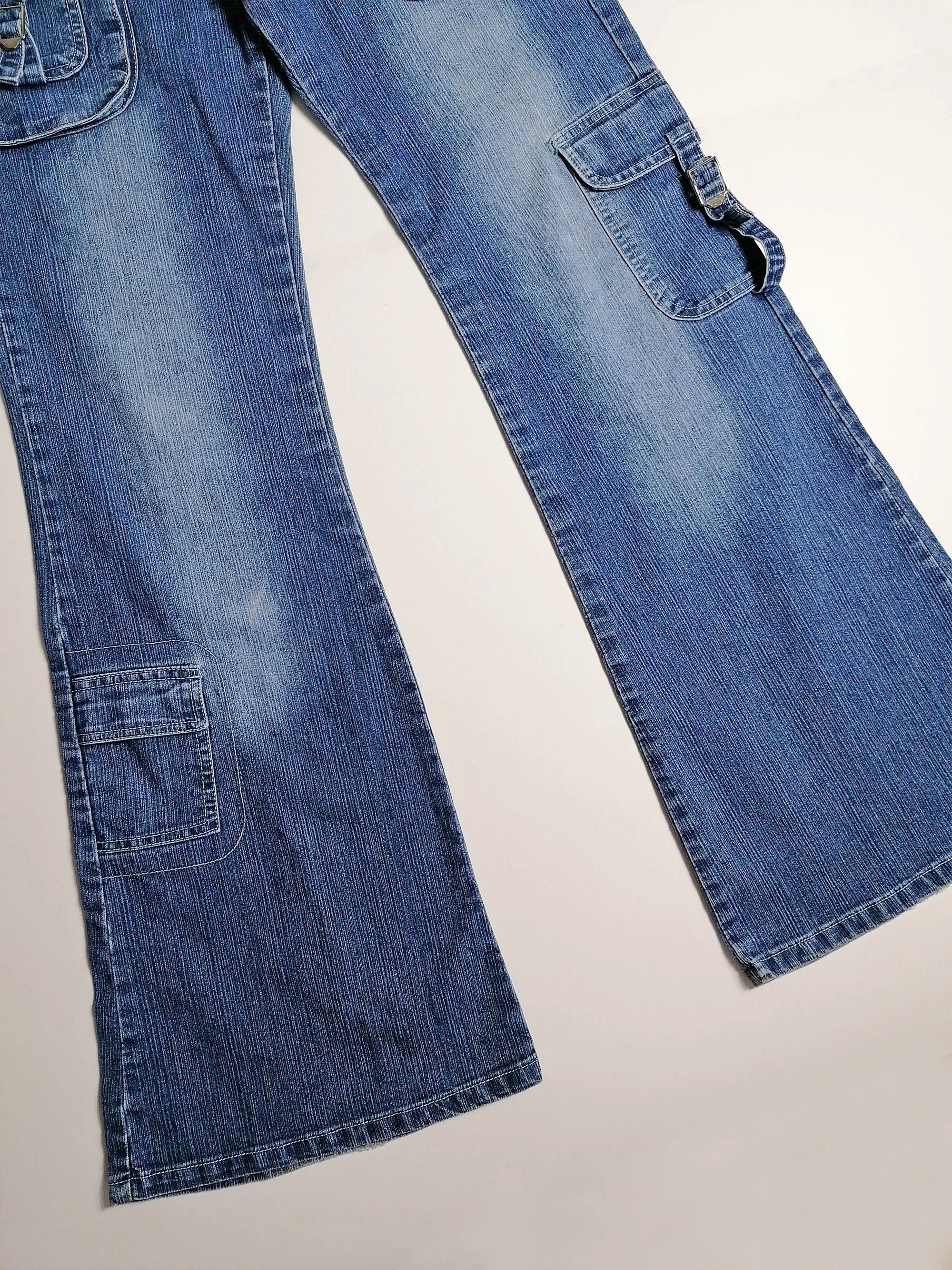 Vintage 90's Low-Rise Flared Cargo Jeans - size M