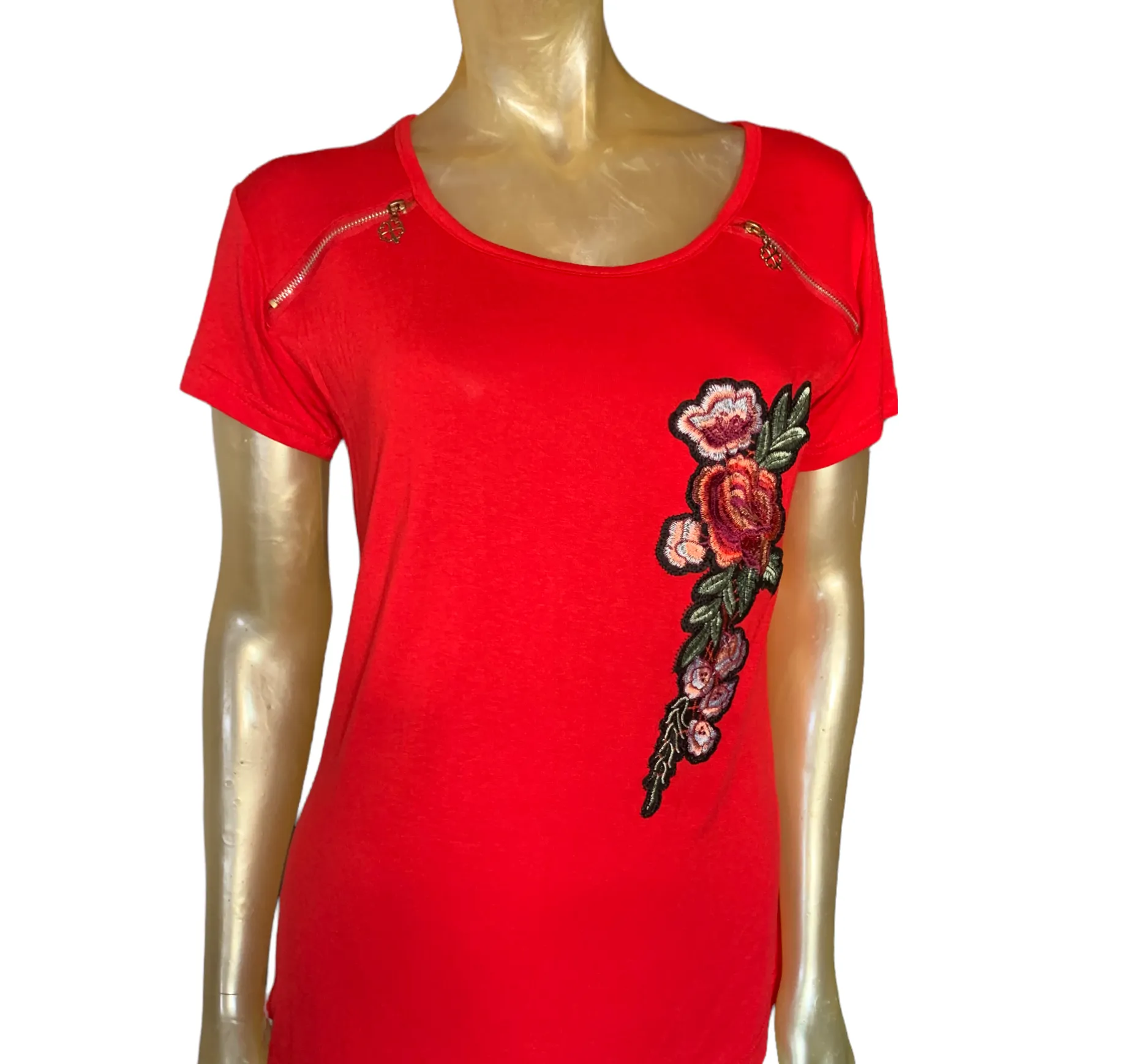 Flower design patch scoop neck T-shirt (Multiple Colors)