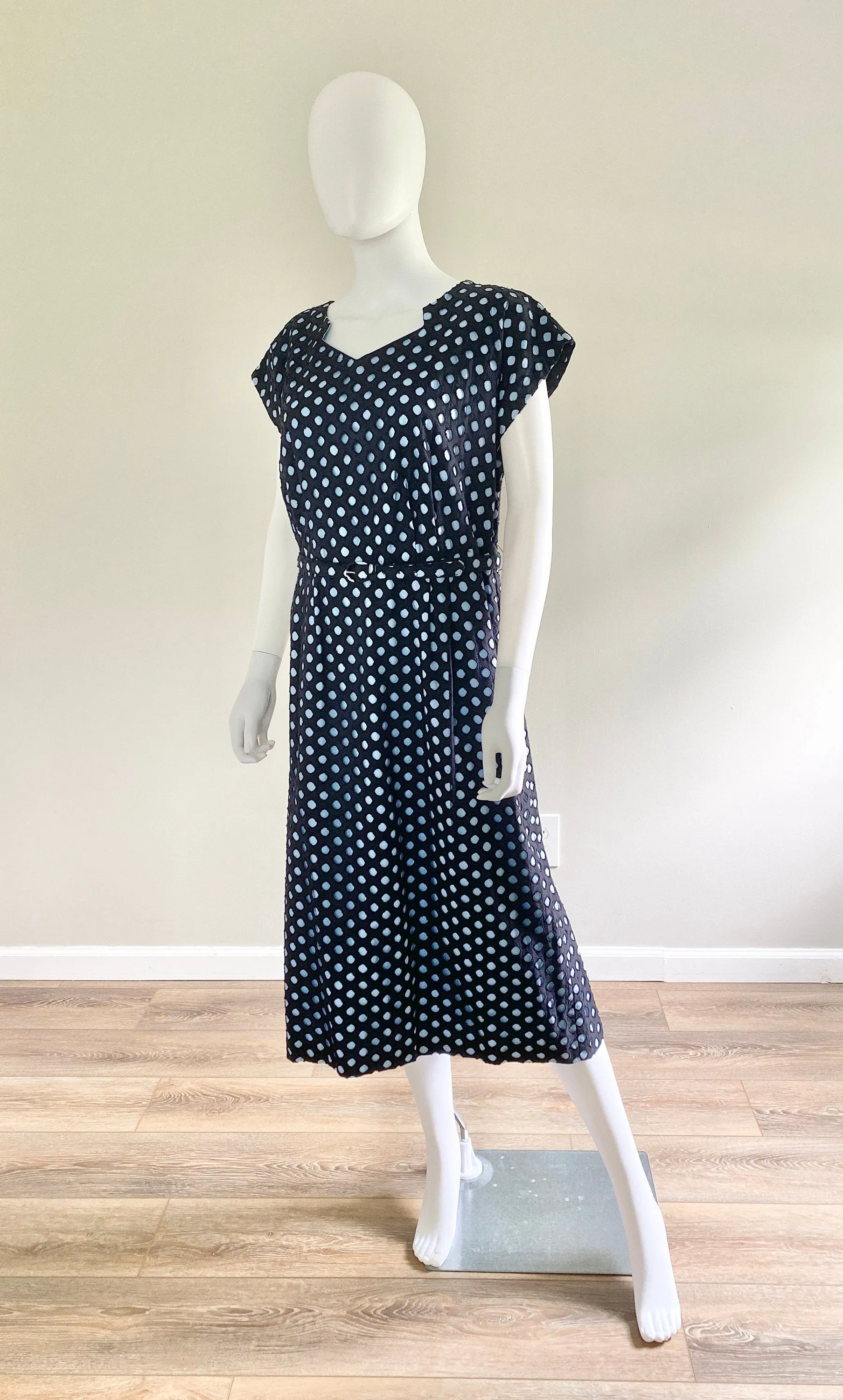 Vintage 1950s Plus Size Navy Eyelet Cotton Dress / 50s Retro Navy and Periwinkle Wiggle Dress / Size 2X