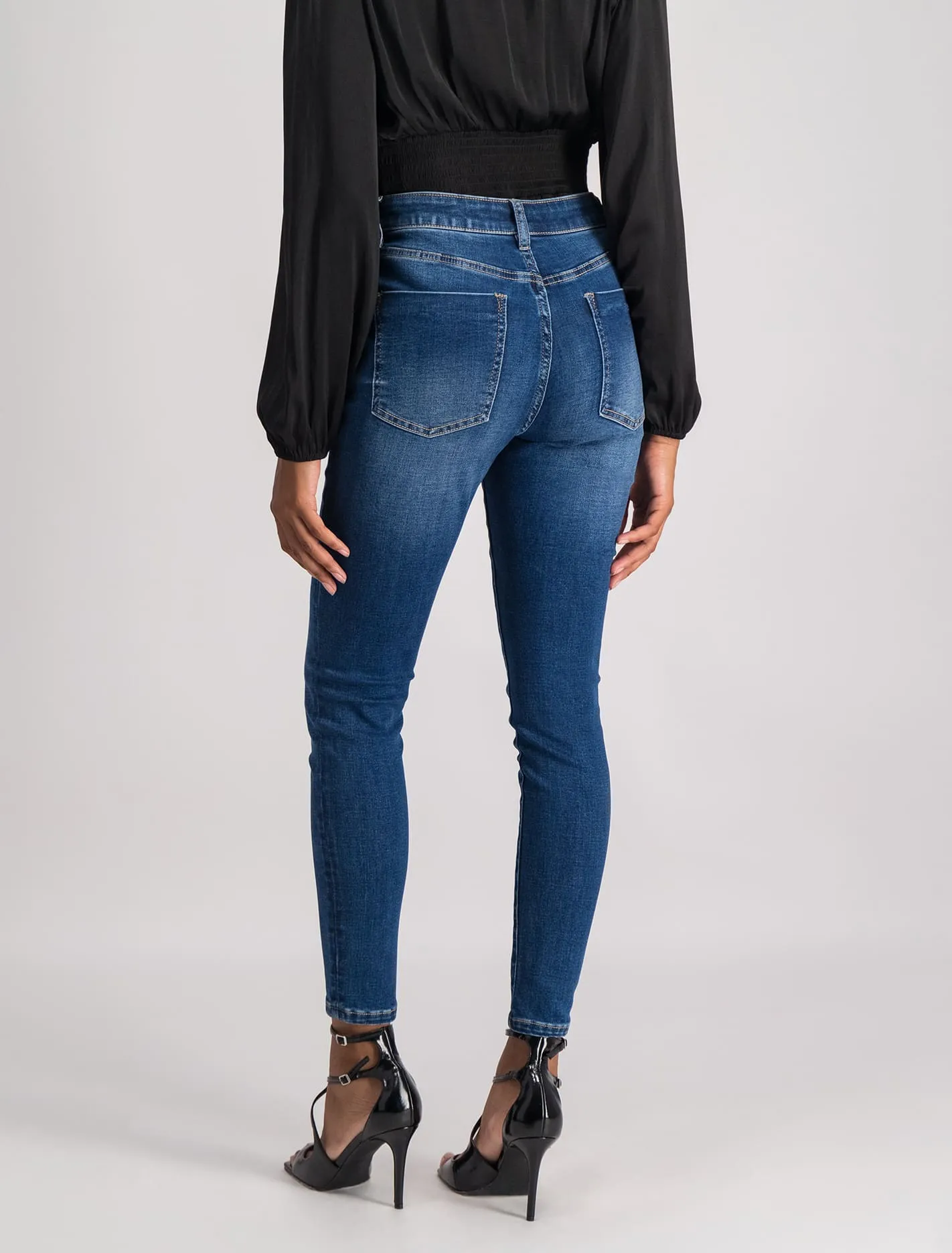 Nala Mid-Rise Skinny Jeans