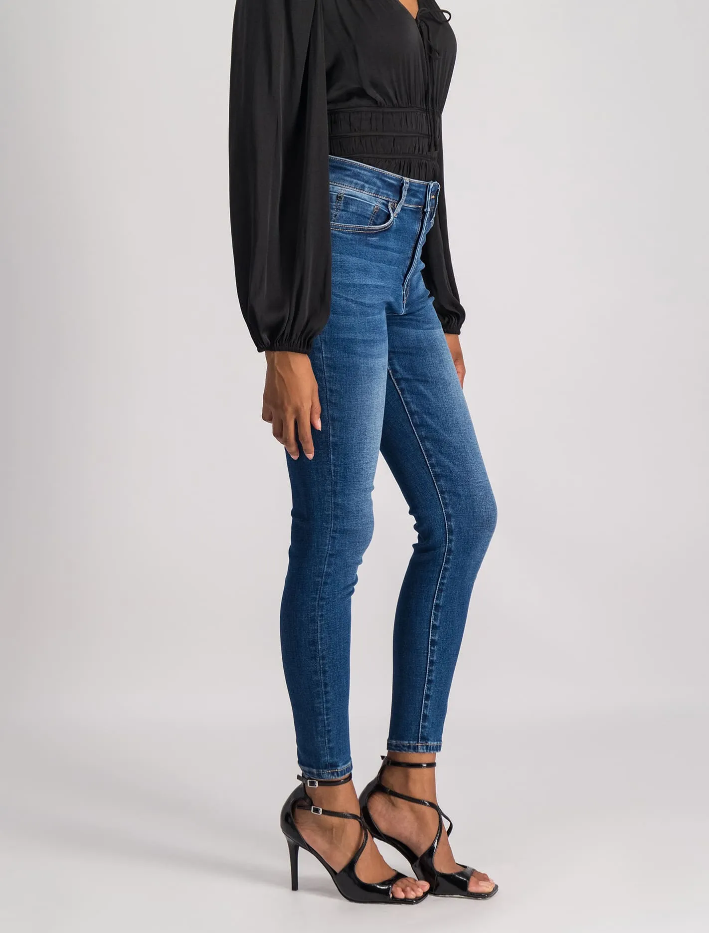 Nala Mid-Rise Skinny Jeans