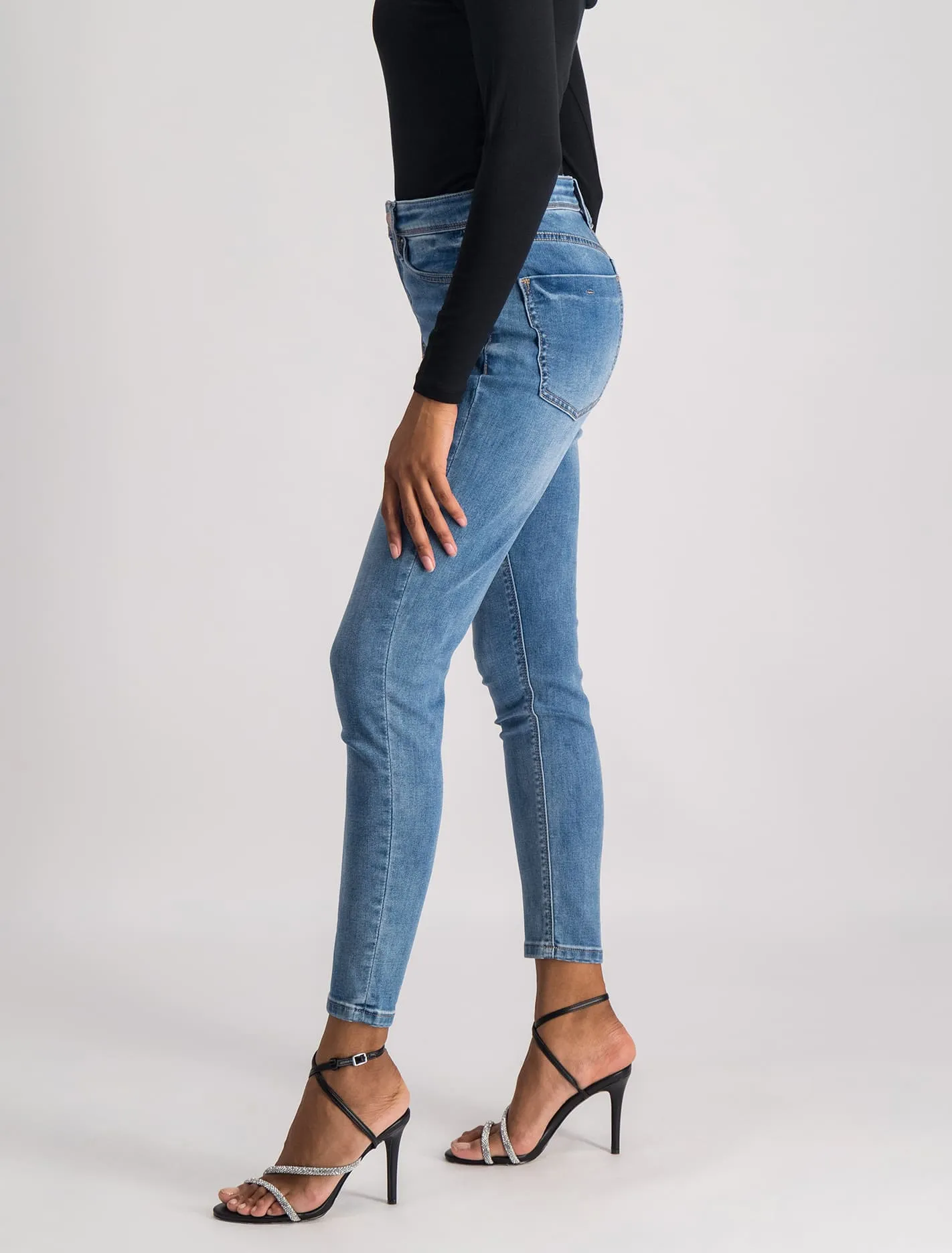 Nala Mid-Rise Skinny Jeans