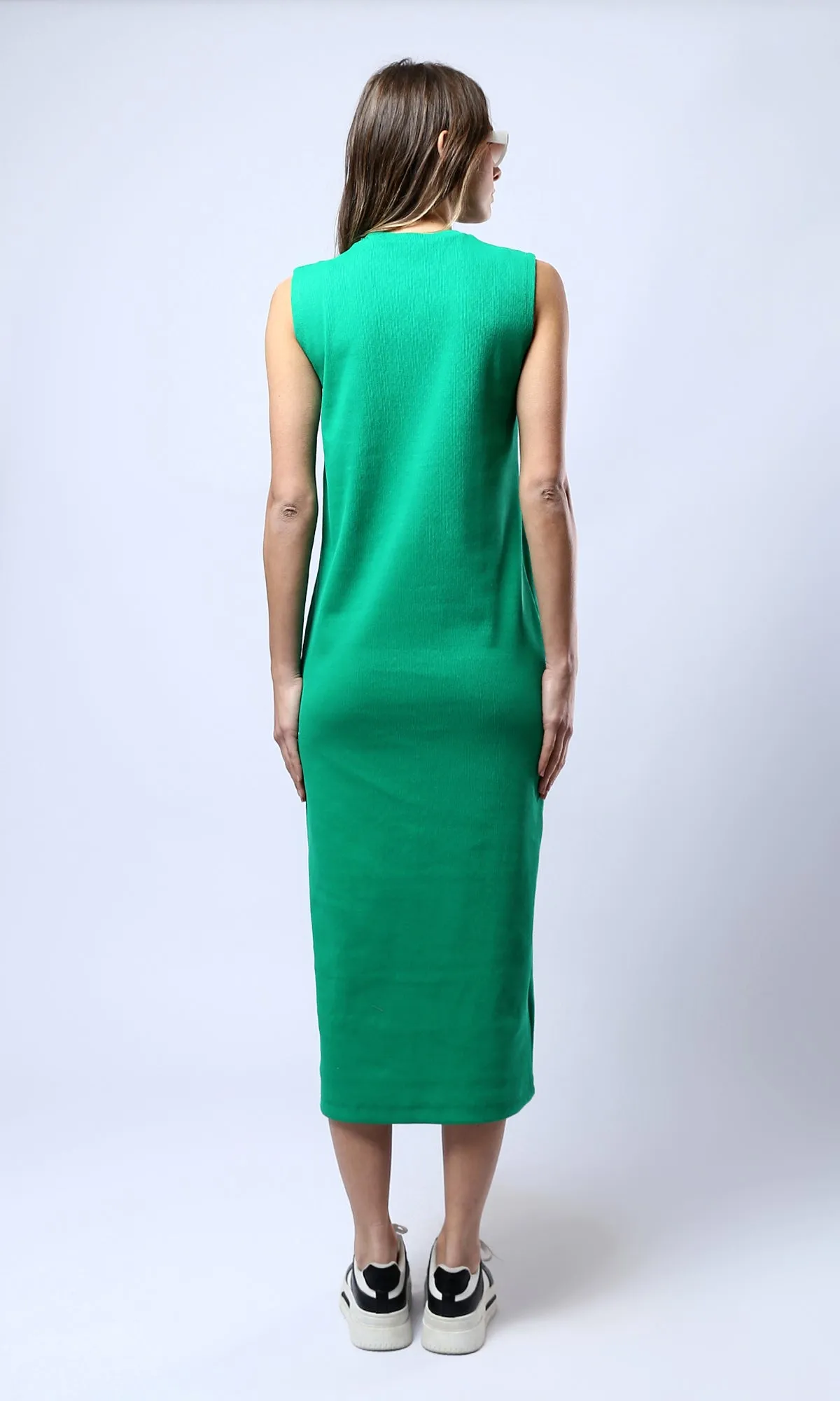 O182019 Green Solid Midi Dress With Round Neck