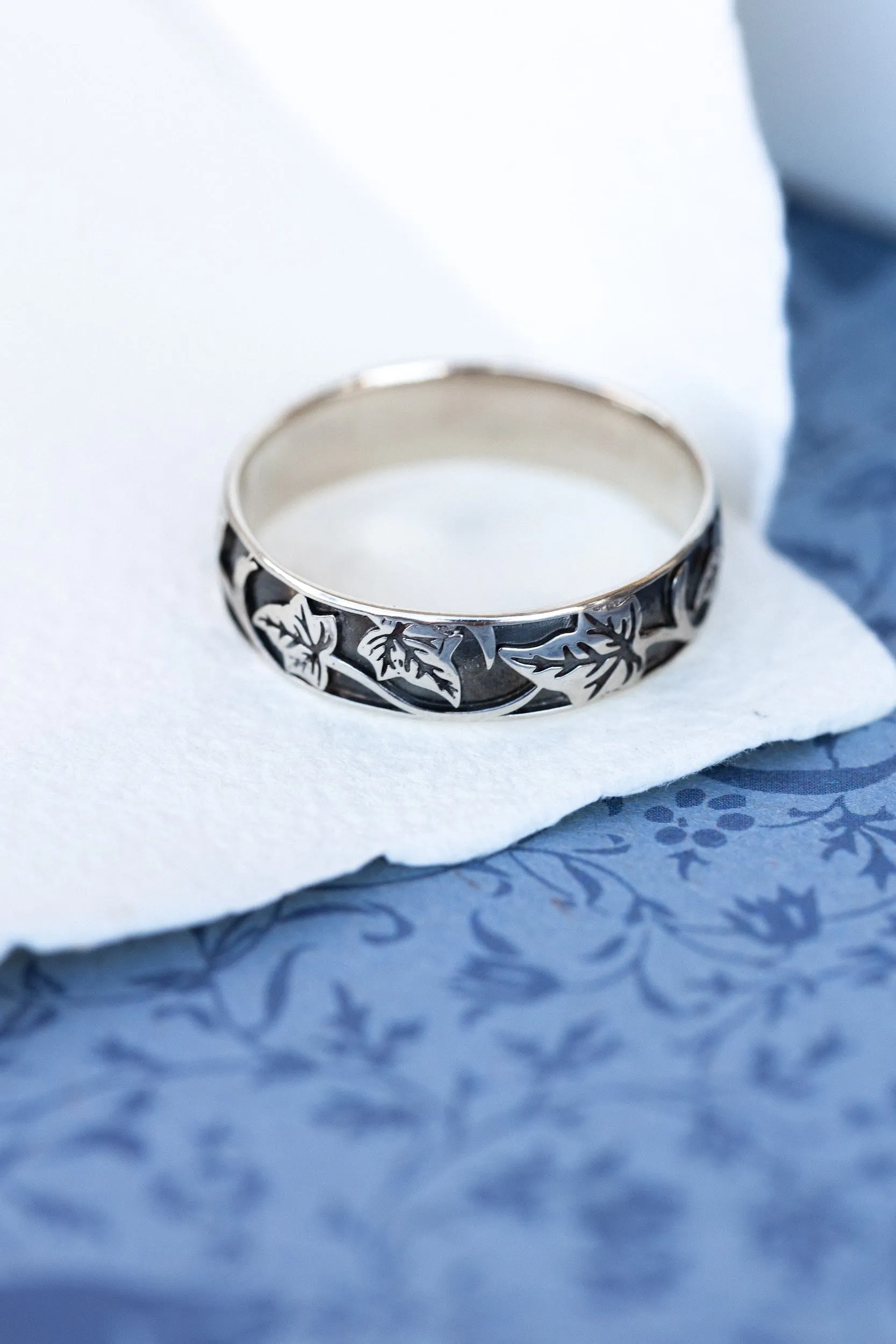 White gold ivy leaves pattern wedding band, men's wedding band with leaf motif