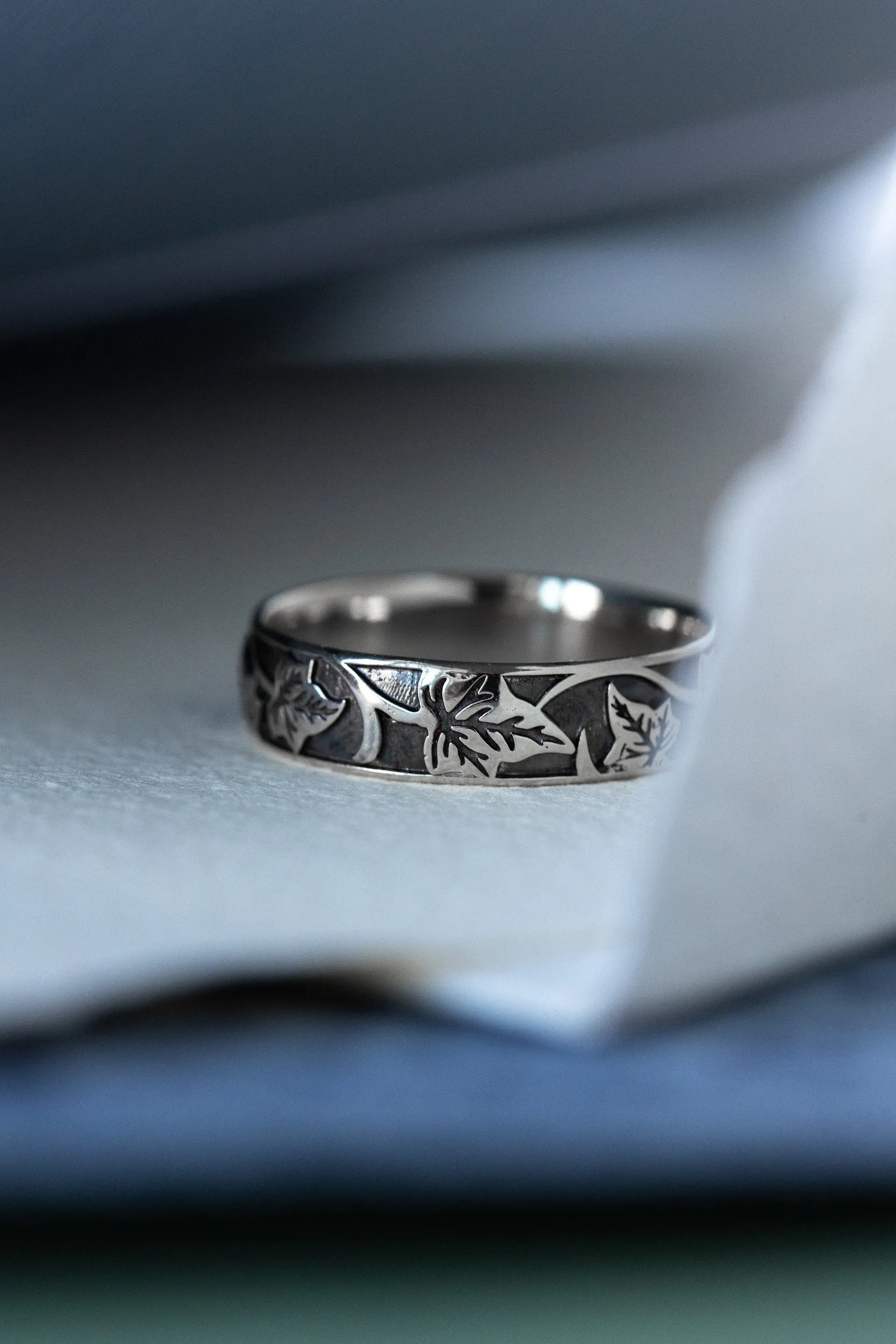 White gold ivy leaves pattern wedding band, men's wedding band with leaf motif