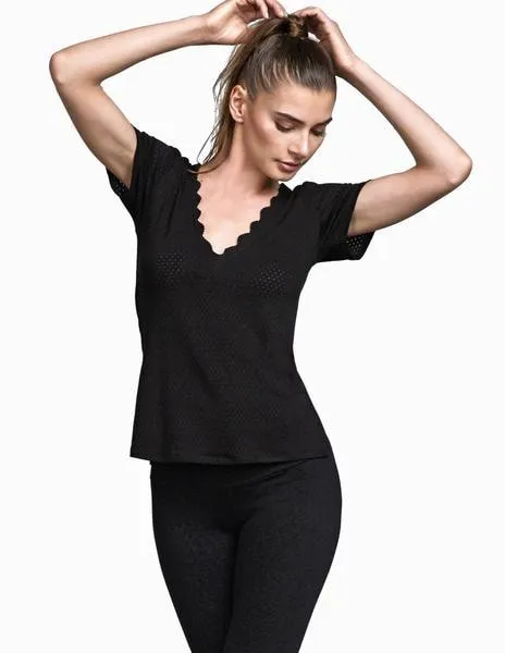 Track & Bliss The V Neck Black