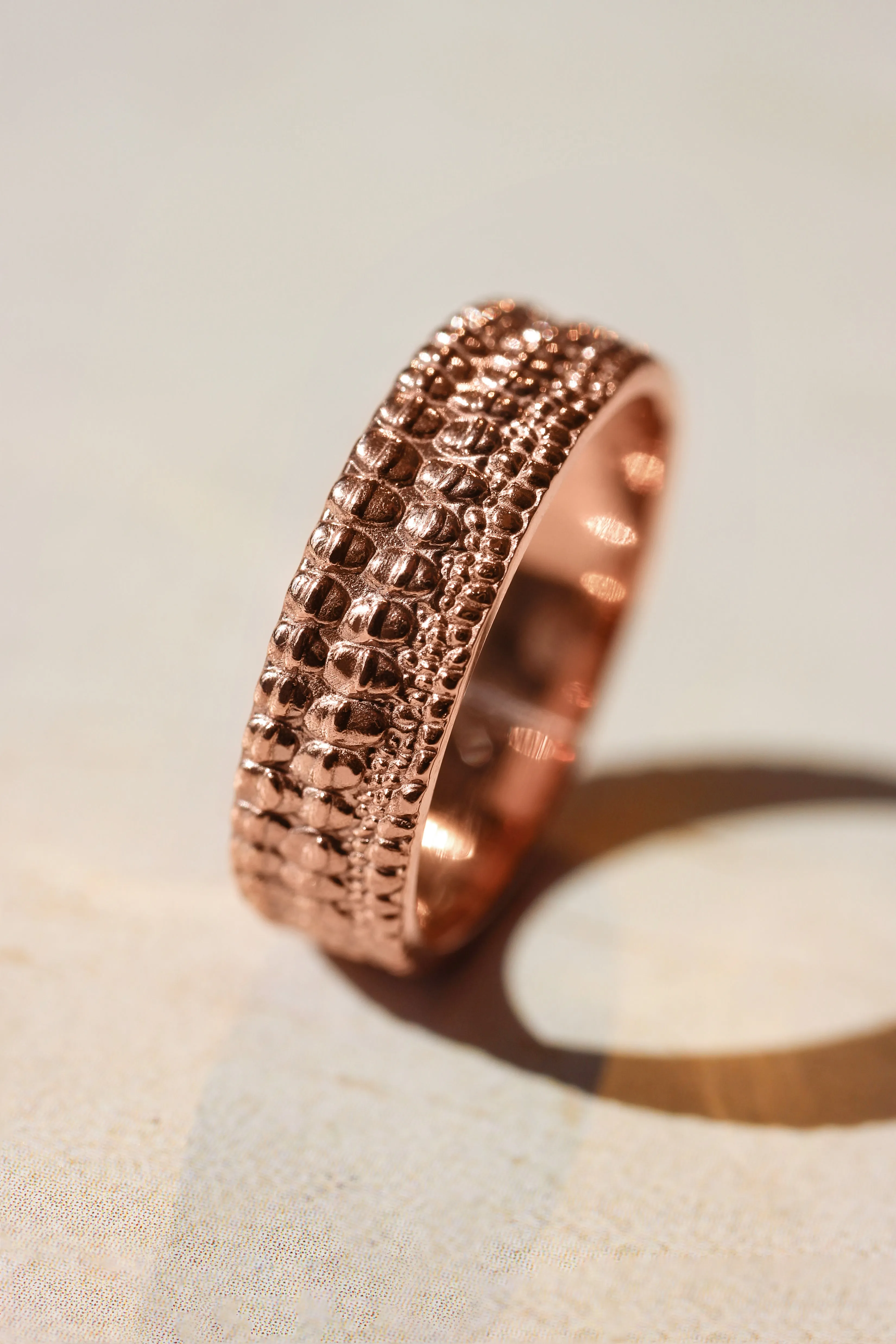 Textured crocodile's skin ring, 6 mm wedding band